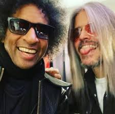 William Duvall fra Alice In Chains henger rundt med Adam etter  Atlanta-showet : r/ToolBand