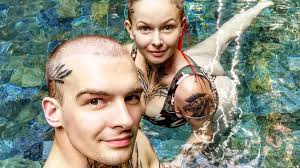 Eric Stehfest ExGZSZStar lebt mit seiner Edith jetzt in einer Kommune