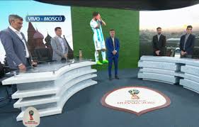 El periodista también comentó que poco tiempo después realizó un comentario sobre la situación pero que estaban llamando insistentemente desde tyc para que no siguiera hablando de la. Rusia 2018 Un Programa De Tyc Sports Comenzo Con Un Minuto De Silencio Por Argentina