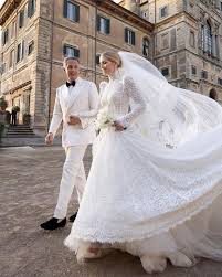 See her dolce & gabbana gown, and four other dresses Yrc8yr Xvyddsm