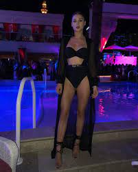 When In Vegas Vegas Vegaslife Vip Vipparty Vegaspoolparty Draisnightclub Bi Beach Party Outfits Pool Party Outfits Pool Outfits