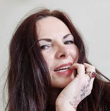 Nadine Simmons' voice is truly amazing! #putmeonSteve