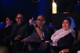 Peminat boleh mengundi secara dalam talian melalui laman web. Galeri Anugerah Perkhidmatan Cemerlang Album Ybm Ke Anugerah Meletop Era 2018 Di Axiata Arena Bukit Jalil Pada 8 April 2018 Image Ybm Ke Anugerah Meletop Era 2018 Di Axiata Arena Bukit Jalil Pada 8 April 2018