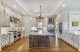 Luxurious Finest Vintage White Cupboards Improve Your Kitchen Https Hometoz Com Antique White Kitchen Antique White Cabinets Antique White Kitchen Cabinets