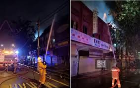 Check spelling or type a new query. Lelaki Rentung Dalam Kebakaran Rumah Kedai