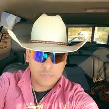 Better let 'em know in advance. 😉 Learn more about our ranch-tough  trailers at the link in our bio, or DM us for a quote