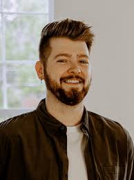 Austin Waters's Instagram, Twitter & Facebook