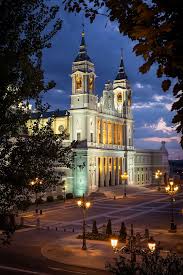 Catedral De Santa Maria La Real De La Almudena Madrid Catedral De La Almudena Madrid Spain A Catedral De Santa Maria A Real De Almudena E A Sede Episcopal Da Lugares De Espana Catedral Madrid Espana