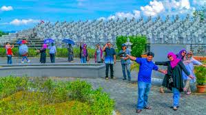 So after 4pm on weekdays or on saturdays, you can order from foodpanda and grabfood for delivery. Local Guides Connect Tourism 1000 Buddha Statues Tanjung Pinang Kijan Local Guides Connect