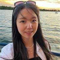 Iris Kim's Instagram, Twitter & Facebook