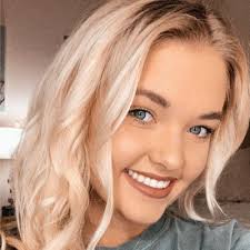 alyssa book (@alyssa__book)