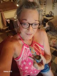 Jessica Elswick's Instagram, Twitter & Facebook