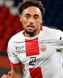 Sacha boey refuse le celtic glasgow. Sacha Boey