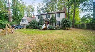18 Hillcrest Dr Newport News Va 23606 4 Beds 4 Baths Newport News Virginia Homes Newport