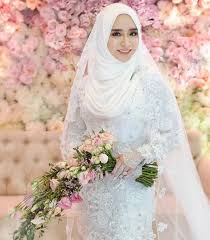 Suami ziela jalil banyak dugaan sejak beristeri dua, isteri pertama tahu selepas sebulan kahwin. Mingguan Wanita Cantik Macam Ibunya Ziela Jalil ÙÙŠØ³Ø¨ÙˆÙƒ