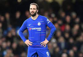 İkinci yarıda manchester city beraberlik için yüklenirken, chelsea savunma ağırlıklı bir futbolla devreye başladı. Revealed Why Maurizio Sarri Dropped Gonzalo Higuain Marcos Alonso To Face Man City Football London