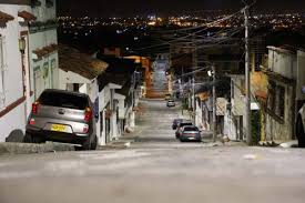 Bogotá continúa siendo una de las ciudades con más casos y fallecimientos diarios por coronavirus. Continua El Horario De Toque De Queda Y Ley Seca En Cali