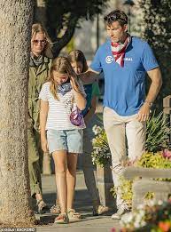 Rebecca and o'connell are the parents of twins named dolly rebecca rose and charlie tamara tulip o' connell who was born on december 28, 2008. Rebecca Romijn Steps Out With Husband Jerry O Connell And Their Daughters Dolly And Charlie Readsector