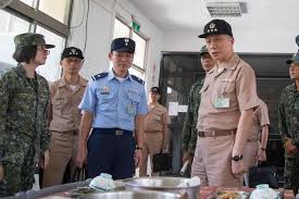 Kyūjitai form of 参謀長 (chief of staff). é»'é·¹ç›´å‡æ©Ÿå¢œæ©Ÿ åŠ‰å¿—æ–Œä»£ç†åƒè¬€ç¸½é•·åœ‹è»å …å®ˆå´—ä½