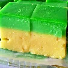 Pertama kali aku dapat merasa serimuka dengan kaler pink ni. Ikuti Resepi 8 Jenis Kuih Talam Yang Popular Dan Sedap Untuk Dibuat