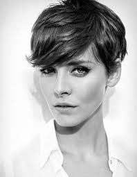 Coupe Courte Chic Ete 2016 Les Plus Belles Coupes Courtes De Pinterest Elle Cheveux Courts Coiffures Cheveux Courts