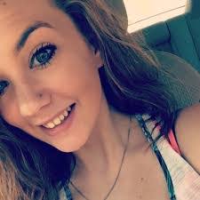 Kari Stover's Instagram, Twitter & Facebook