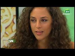 Clara Campos, soprano, especializada en música sefardí. Quédense con el  nombre, grandísima voz