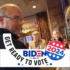 Diorama of Maas universe book shelf