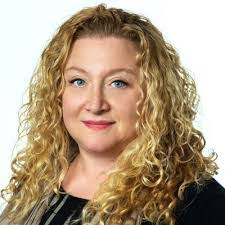 Karen Schoch's Instagram, Twitter & Facebook