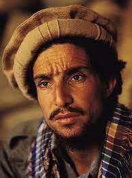 Lion michelle garett, une journaliste américaine, traverse le pakistan pour se rendre en afghanistan. Reza Ahmad Shah Massoud Afghanistan Photographie Portrait Hommes Portraits
