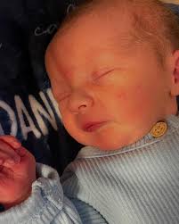 Who else likes cool minis? Who else will put with their mini after missing  a put?