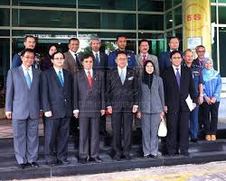 Kementerian kerajaan tempatan dan perumahan sarawak adalah sebuah kementerian yang bertanggungjawab ke atas 24 buah pihak berkuasa tempatan di sarawak. Kerajaan Pusat Bertekad Bantu Penuhi Keperluan Perumahan Rakyat Sarawak Borneo Post Online