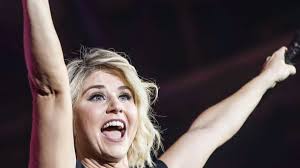 Be10 artist management info@be10.ch das neue album alles was du brauchst jetzt vorbestellen! Beatrice Egli Zum Reinbeissen Hier Prasentiert Sie Ihre Saftigen Melonen News De