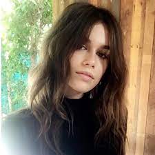 The Coolest Shag Haircuts You Ll Want To Copy 70s Hair Medium Hair Styles Balayage Hair Blonde