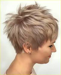 Kurze Pixie Frisuren Fur Frauen 2019 2020 Frisurenkatalog Haarschnitt Kurz Pixie Frisur Pixie Haarschnitt