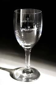 Find more about the italian water preferred by top chefs and fine dining lovers all around the world. San Pellegrino Wasser Stielglaser Von Ritzenhoff Fur Das