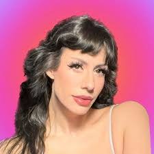 Renee Worley's Instagram, Twitter & Facebook