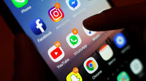 Künftig sollen nutzer mehr kontrolle darüber bekommen, welche fotos, videos und gifs in alben gespeichert. Whatsapp 2020 Anderungen Beim Support Fur Iphone Und Android Netzwelt