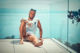 Wir suchen hübsche, charismatische singles und pärchen für die zweite staffel von temptation island! Temptation Island Konnen Liierte Frauen Diesen Mannern Widerstehen Stern De