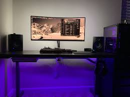 Asmongold roasts his viewers pc setups | episode 3. New Setup With Led Bed Lighting