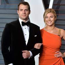 Aktuelle freundin von henry cavill. Henry Cavill Liebesouting Mit Seiner 19 Jahrigen Freundin Tara King Intouch