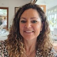 Beth Curran's Instagram, Twitter & Facebook