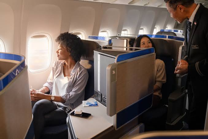 13 Reasons Why You Should Fly With United Airlines