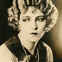 Stage actress Emmy Barber (SAYRE 2028)