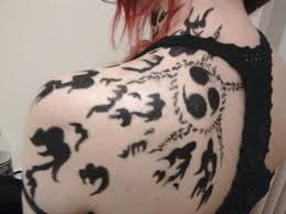 Jan 27, 2018 · now, i've compiled 14 interesting sasuke curse tattoo variations that you can get inspiration from in case you might want one. Me With Sasukes Curse Mark Lol Polynesiantattoos Tatuagem Tatuagens Aleatorias Flash De Tatuagem