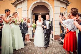 Muss man in der eigenen gemeindekirche heiraten? Hochzeit In Birkenwerder Licht Bild Liebe