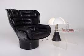 Fauteuil Elda noir Joe Colombo édition Comfort ... | Antikeo