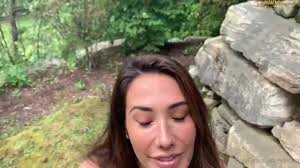 Fallinlovia outdoor sex