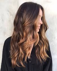 1001 haarfarben trends 2021 inspirationen von den stars haarfarben lange haare wellen lange haare
