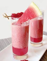 10 Super Smoothies A Moins De 200 Calories Smoothie Pasteque Smoothie Recette Baie De Goji